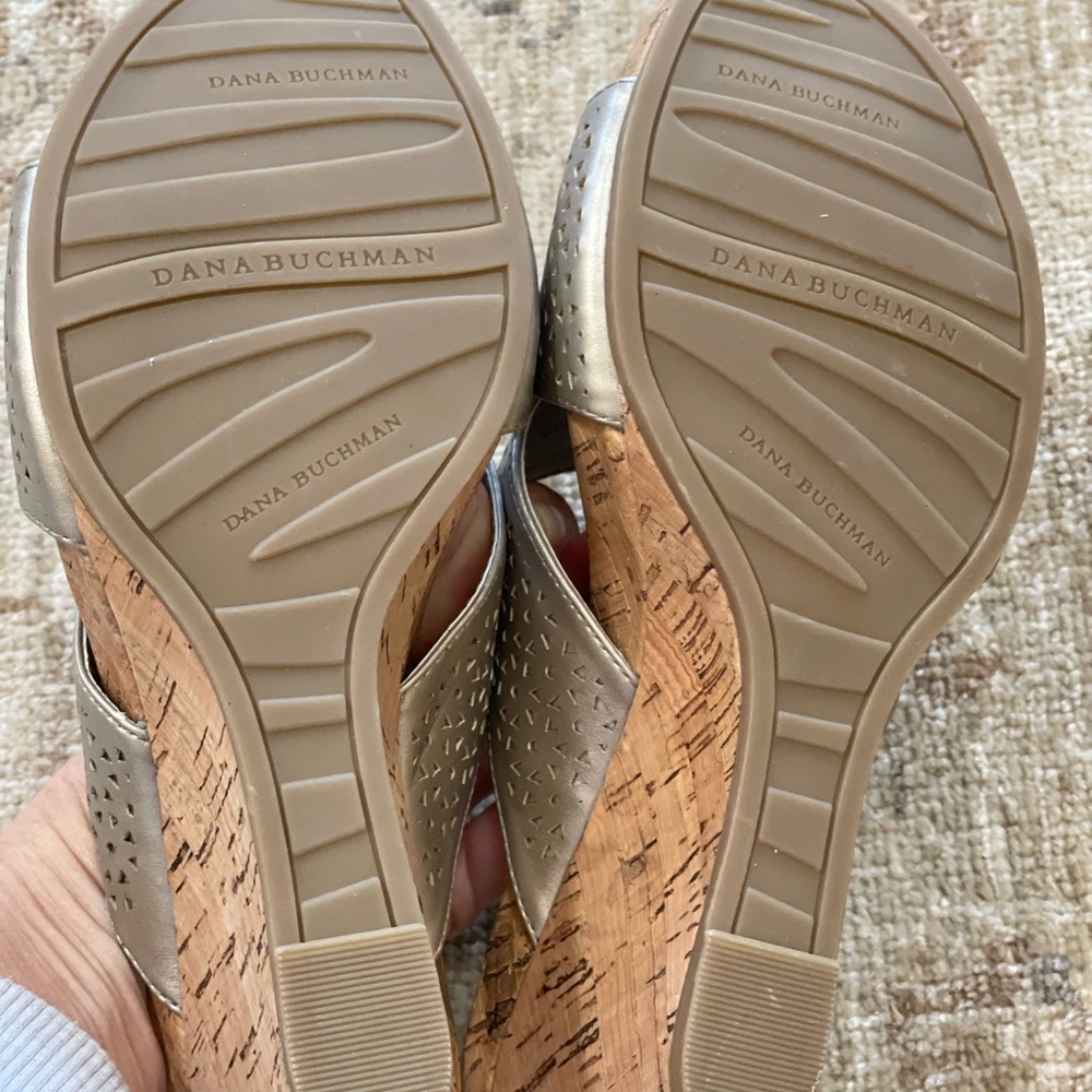 NWOB Dana Buchman Criss Cross Cork Slide Wedges, Muted Gold, Size 6.NWOB - Picture 3 of 14